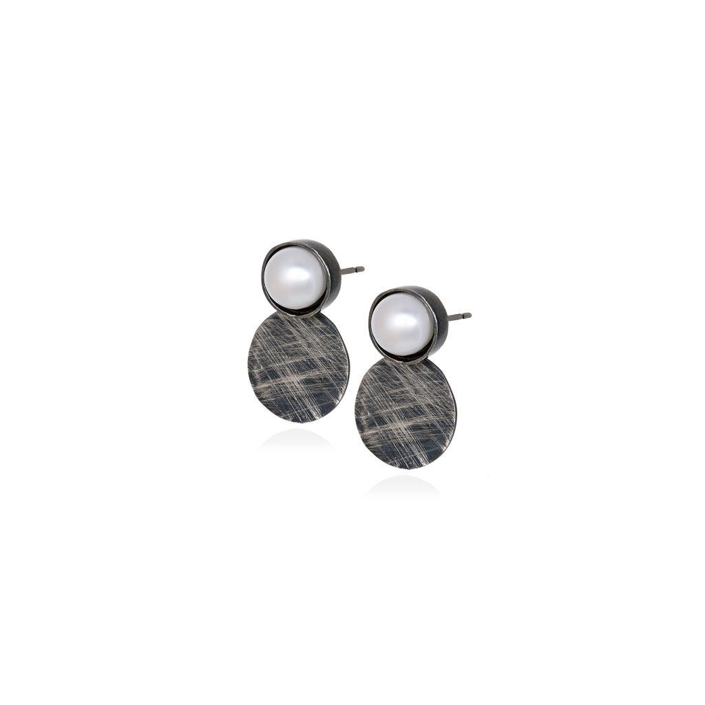 Oxidized silver earrings with pearl TROIS COCTAIL 4 asimenia oxeidomena skoularikia me margaritari trois coctail 1