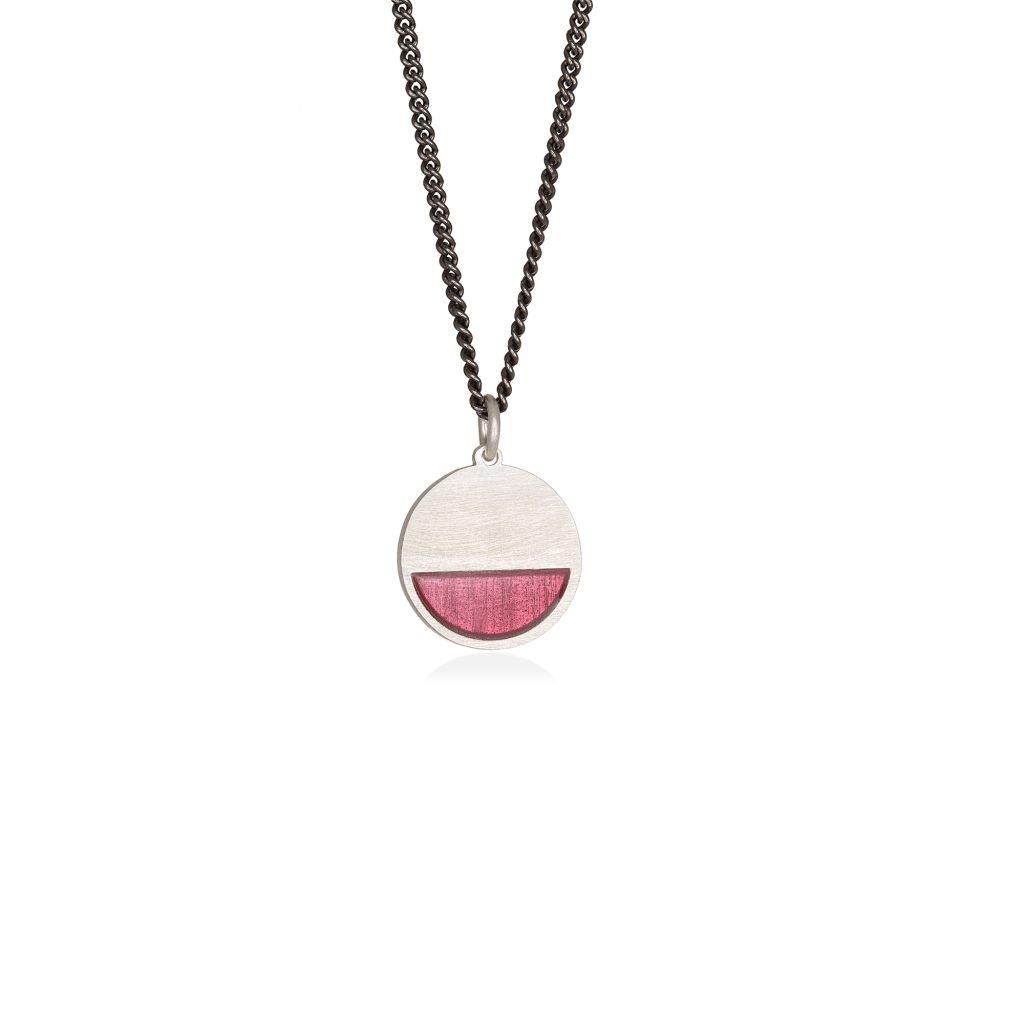 asimenio-kolie-xamogela-mou-giati-fuchsia-1