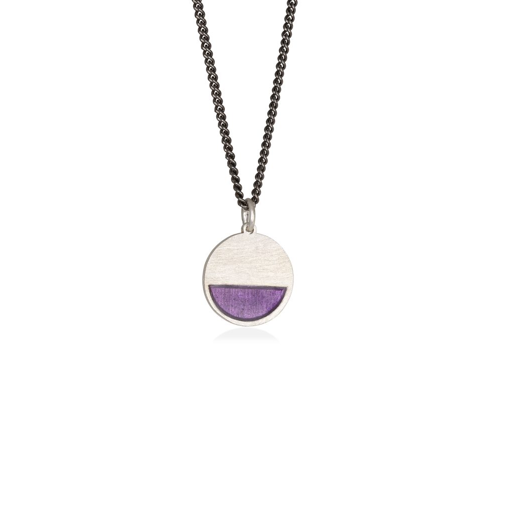 asimenio-kolie-xamogela-mou-giati-lavender-1
