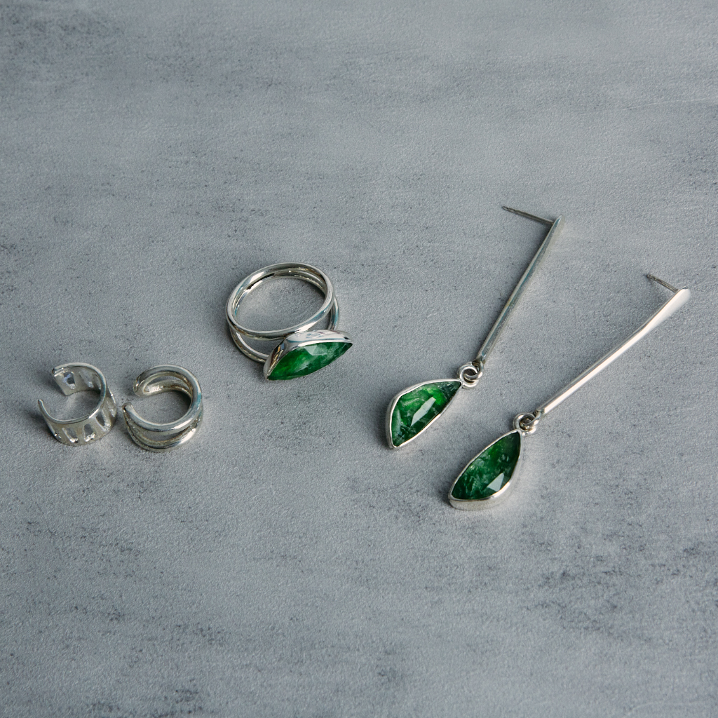 Silver earrings with dioptase 3 Silver earrings with dioptase - Image 3